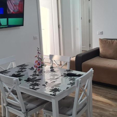 Apartament Apartament Lucian Râmnicu Vâlcea Zewnętrze zdjęcie