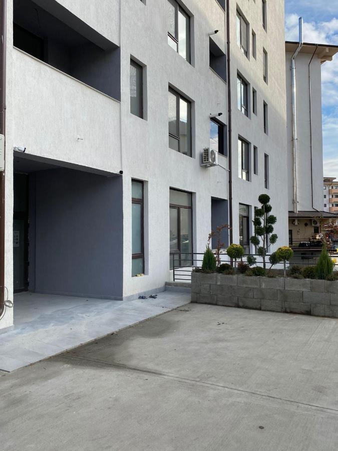 Apartament Apartament Lucian Râmnicu Vâlcea Zewnętrze zdjęcie