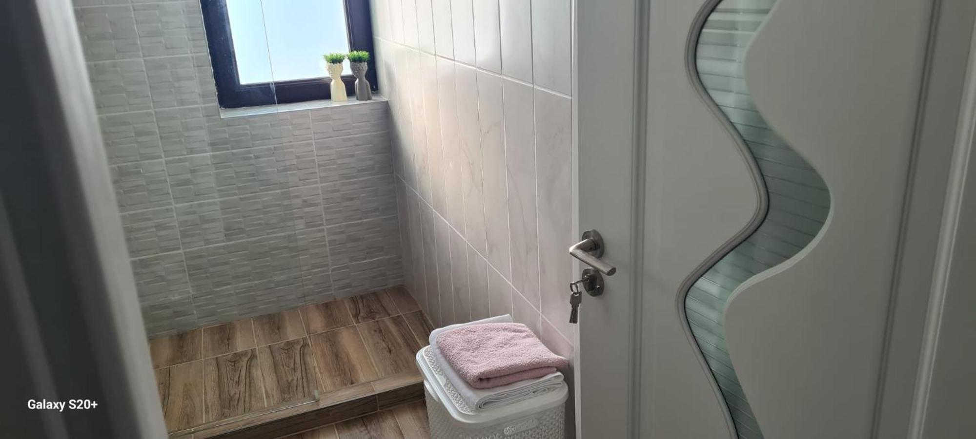 Apartament Apartament Lucian Râmnicu Vâlcea Zewnętrze zdjęcie